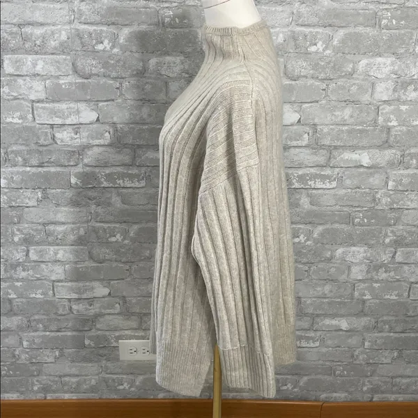 Abercrombie & Fitch Cream Ribbed Turtleneck Sweater - Image 4