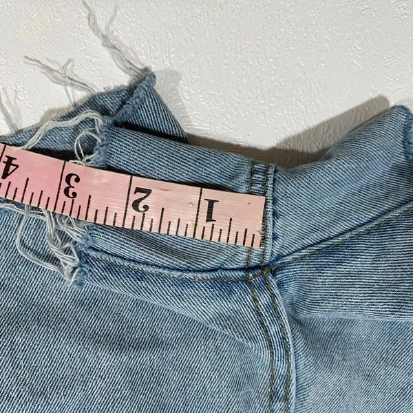 Edikted Size L Light Wash Denim Shorts Pink Bow Y2K Coquette Cutoff - Image 7