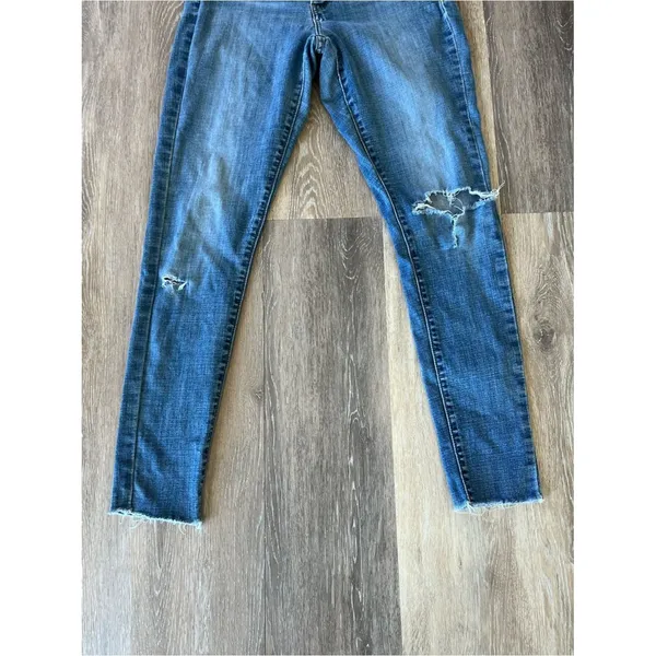 Levi’s Womens Curvy Skinny Jeans Size 29 Distressed Raw Hem Stretch Blue Denim - Image 4