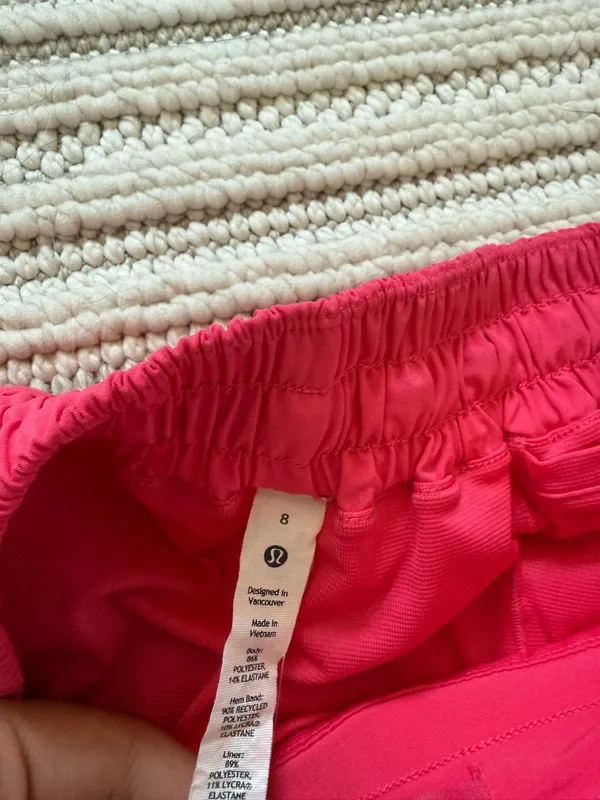 Lululemon Shorts Hotty Hot 2.5" Pink - Image 3