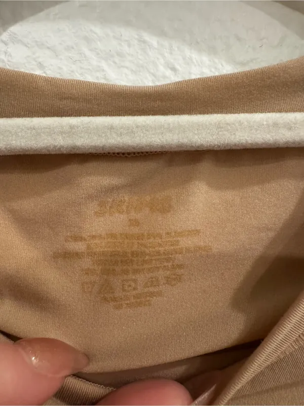 Skims Fits Everybody Long Sleeve T-shirt in Clay Beige Size XS - Image 3