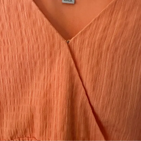 A New Day Women's Orange V-Neck Clasped Boxy Top Sz Small - Image 3