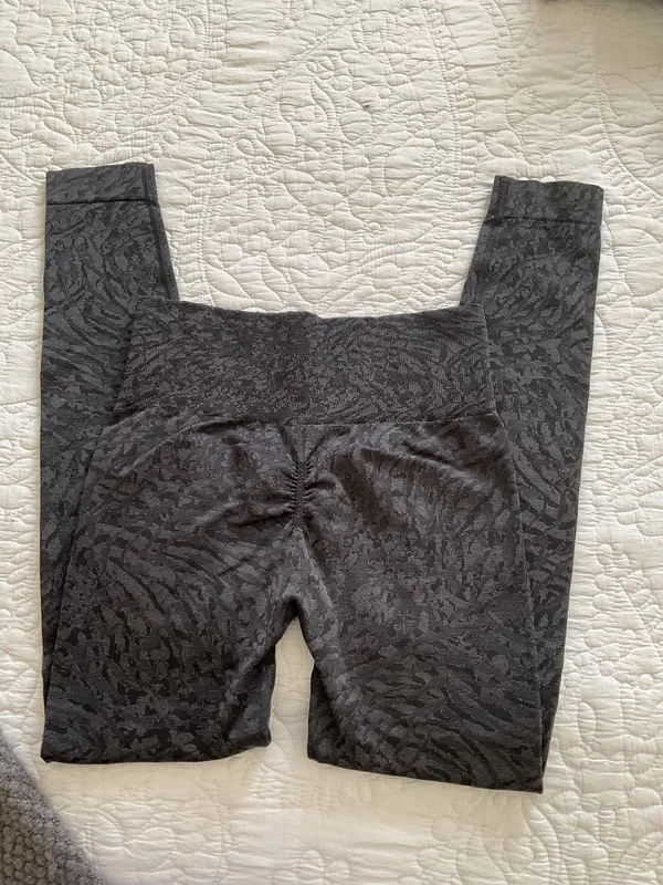 Gymshark Adapt Camo Leggings Black - Image 2
