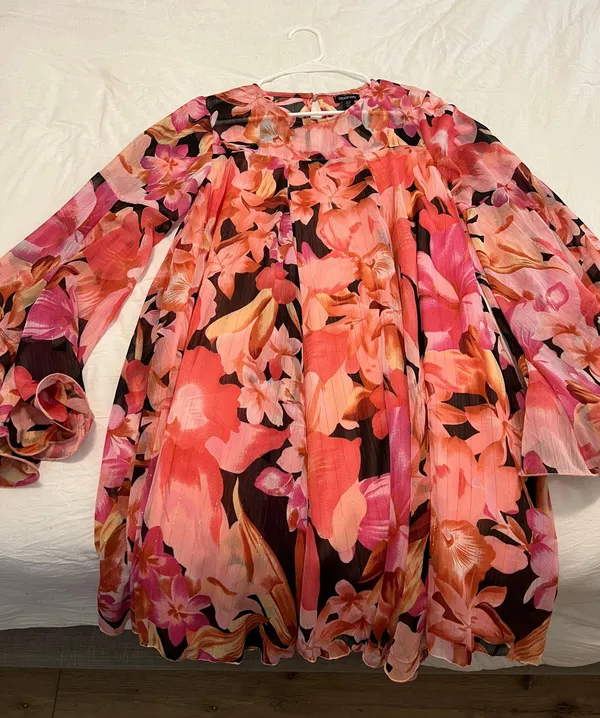 Boohoo FLORAL PRINT FLARED SLEEVE SMOCK DRESS - Image 4