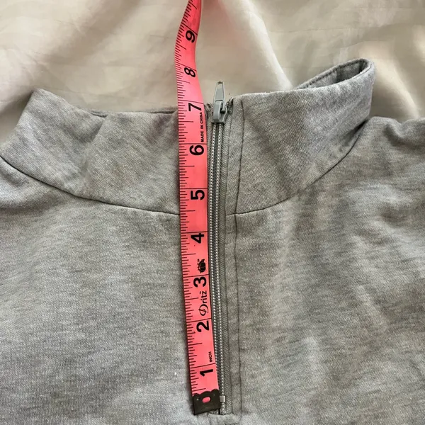 **reserved** quarter zip size L cropped sweatshirt Size L - Image 4