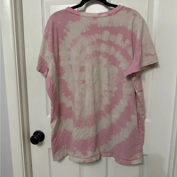 Dolls Kill tie dye spell out graphic tshirt size‎ large pink white - Image 5