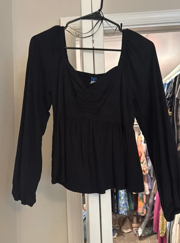 Old Navy Top - Image 2