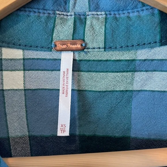 Free People | Loveland Plaid‎ Frayed Hem Shirt *NWT xs - Image 4