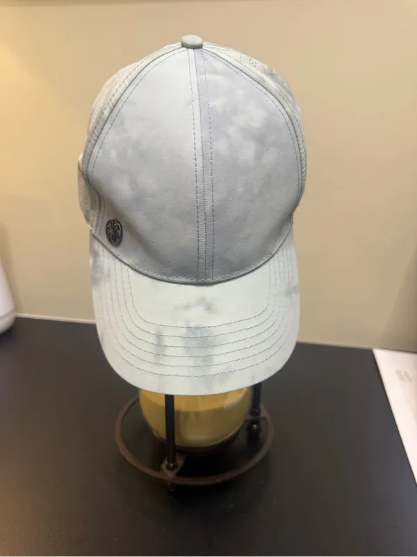 GAIAM Light Gray Breathable Baseball Cap - Image 4