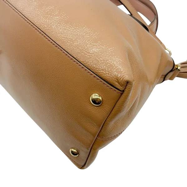 Gucci Soho Brown Tan Patent Leather 2 Way Satchel Crossbody handbag Bag Tassel - Image 9