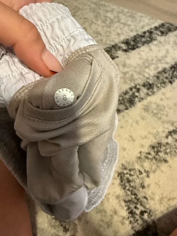 Lululemon Shorts Hot - Image 4