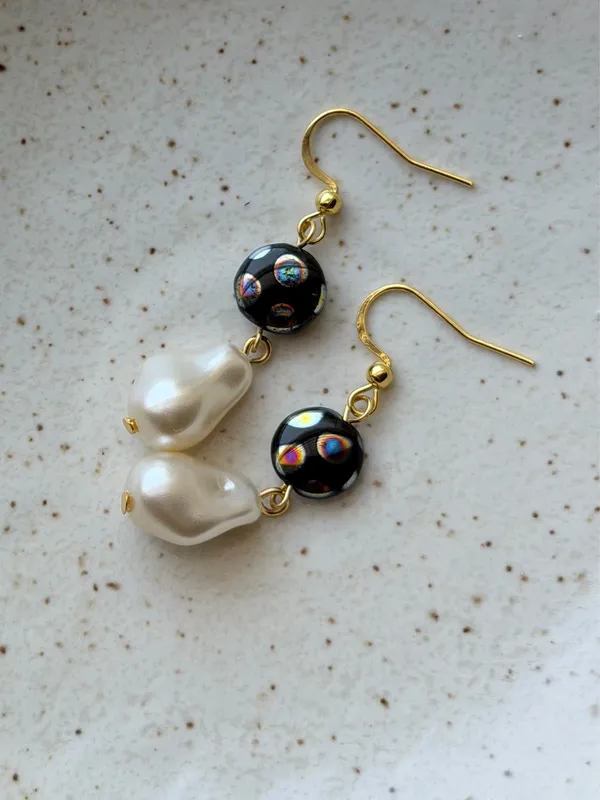 Handmade boho unique funky quality Czech glass beads & pearl dangle earrings🖤 - Image 5