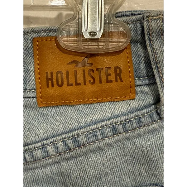 Hollister Ultra High-Rise‎ Mom Shorts Light Wash Distressed Denim W28 Size 6 - Image 2