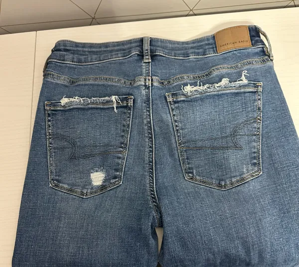 American Eagle Jeans - Image 3
