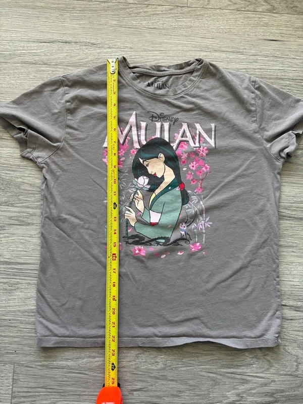 Disney Mulan Tee - Gray with Pink and Green Artwork Size M - Image 4