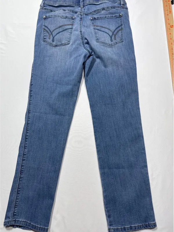 Lincoln Outfitters Classic Light Blue Denim Jeans Size 2 - Straight Leg Comfort! - Image 8