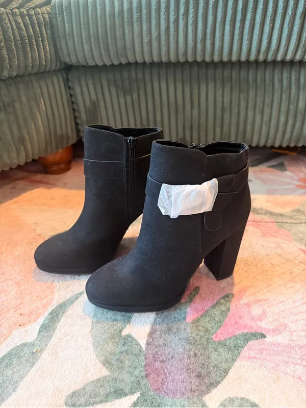 LC Lauren Conrad Avant Black Faux Suede Buckle Ankle Booties NWT - Size 7 - Image 3
