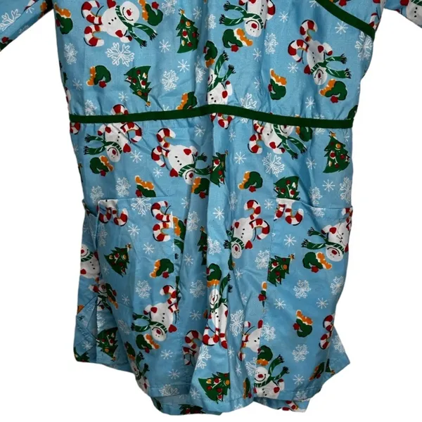 Shana Scrubs Christmas Scrub‎ Shirt - Image 3