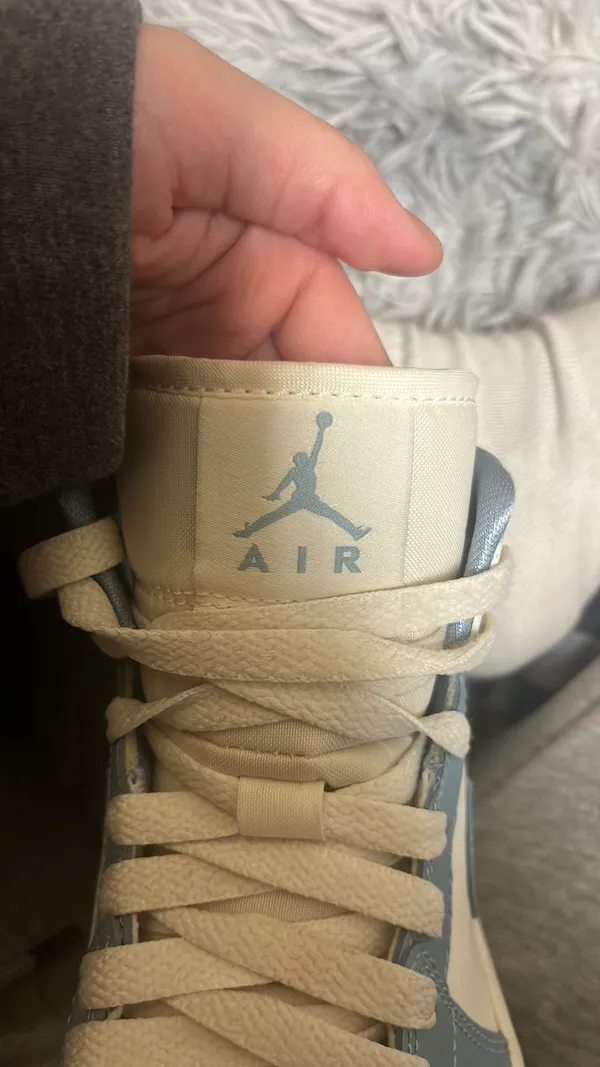 Nike Jordan 1 Retro university blue - Image 4