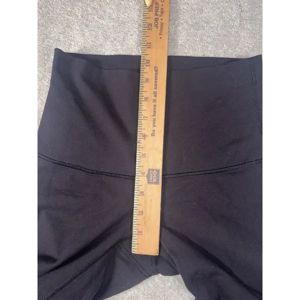 black lululemon cropped leggings size 4 - Image 7