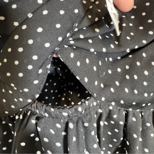 Abercrombie & Fitch Black Polka Dot Puff Sleeve Blouse Womens M Cropped Smocked - Image 4