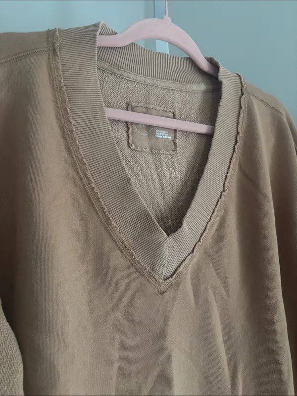 Aerie Vacay Every Day Women’s Oversized V-Neck Sweater in Light Brown Size Small - Image 4