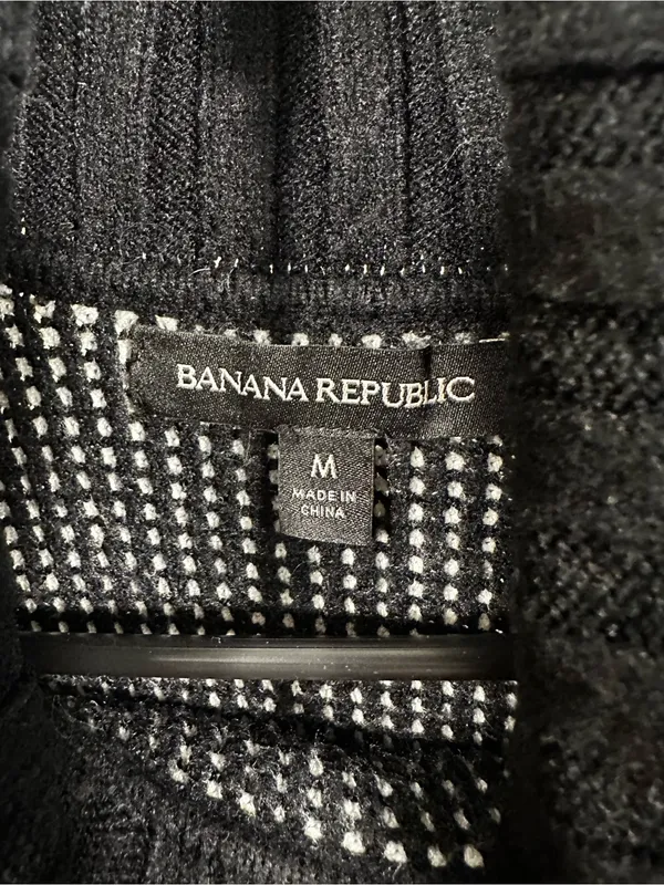 B106. Banana Republic Black & White Ribbed Turtleneck Sweater - Image 2