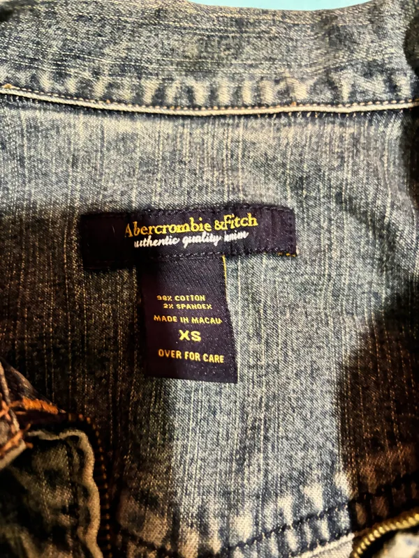 Vintage Abercrombie & Fitch dark washed vintage Jean jacket - Image 6