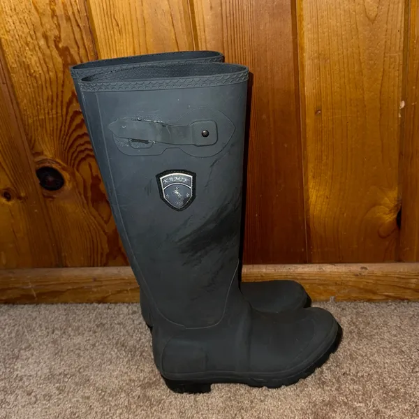 Rain Boots with Buckle kamik gray rainboots size 6 Kamik Jennifer Rain Boot - Image 6
