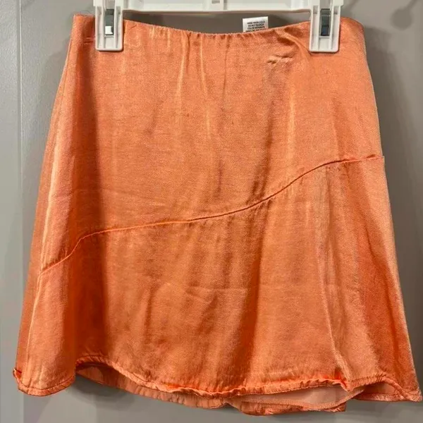 Kirious satin coral mini skirt  - Image 2