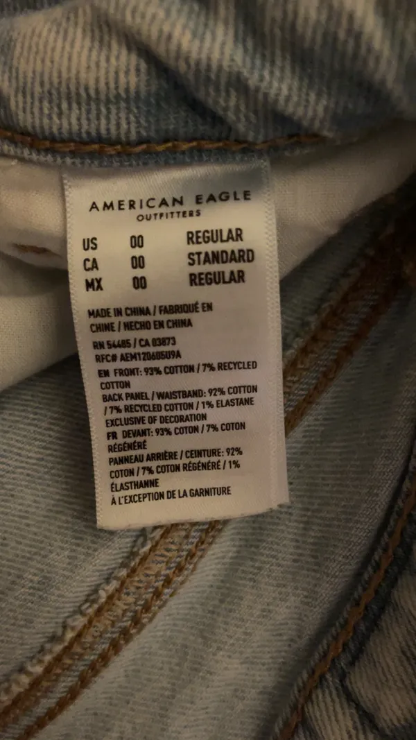 American Eagle Mom Jeans - Image 3