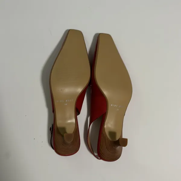 Red leather Nine West heels. BNWT. Size 7. Can be dressed up or down. - Image 4