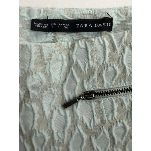 Zara Basic Blue Jacquard Animal Print High Rise Shorts Size Large Zipper Detail - Image 5