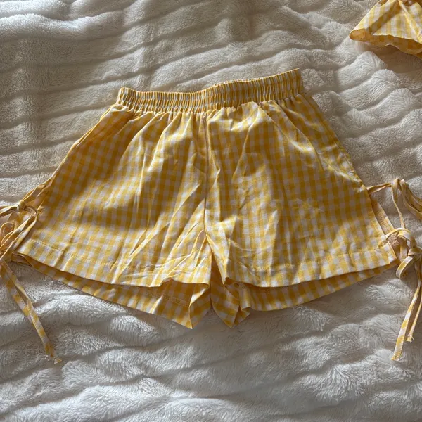 Shein Gingham Set Top & Shorts - Image 3
