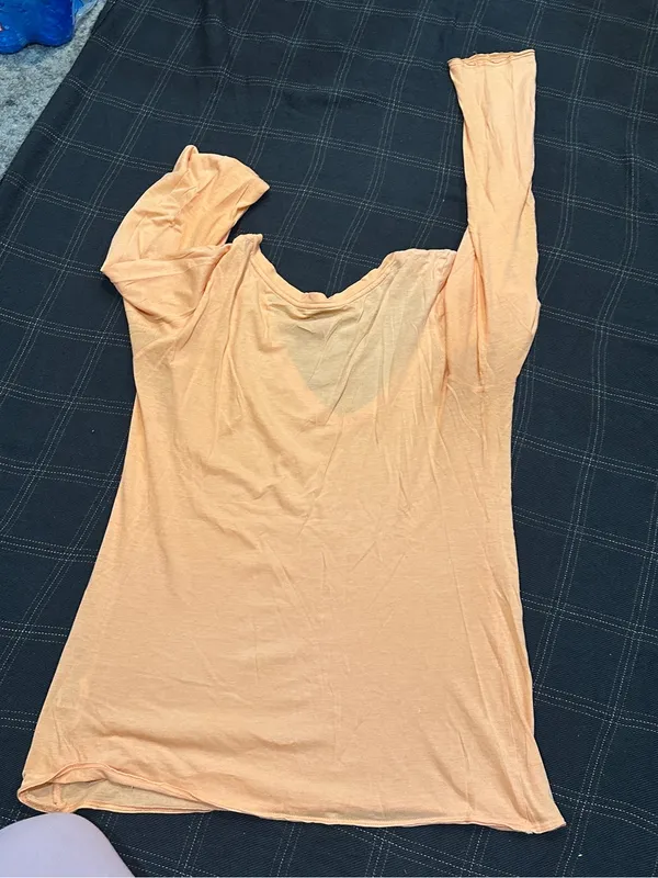 American Eagle Outfitters Peach Long-Sleeve V-Neck Top - Image 5