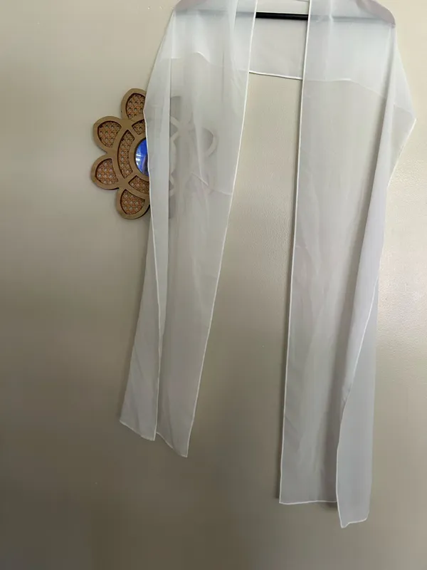 White bridal scarf - Image 3