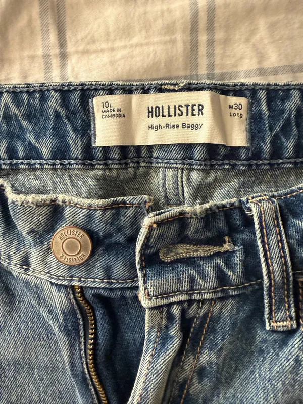 Hollister High-Rise Baggy Jeans – Medium Wash Size 10 Long - Image 2
