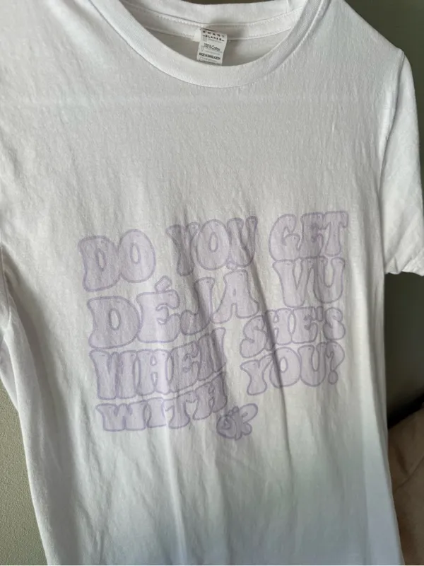 Olivia Rodrigo “Do You Get Deja Vu?” Graphic T-Shirt Size Small - Image 3
