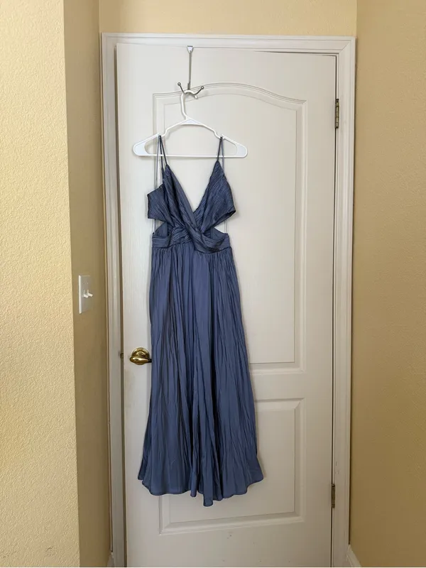 ASTR The Label Capitola Pleated Midi Dress - Image 4