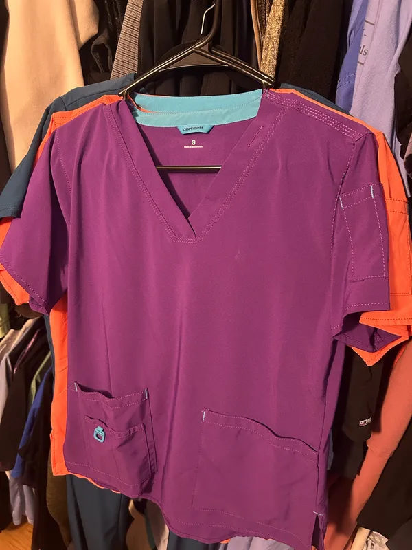 Carhartt Scrub Top - Image 4