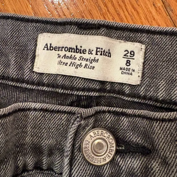 Abercrombie & Fitch The Ankle Straight Ultra High Rise Jeans Gray Wash Size 29/8 - Image 2