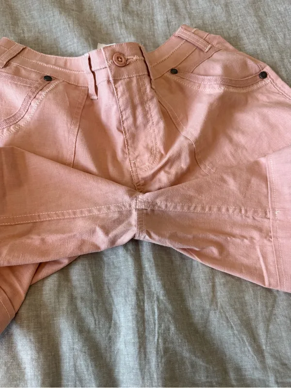 Aventura Women’s Pale Pink Cargo Hiking Shorts - Image 9