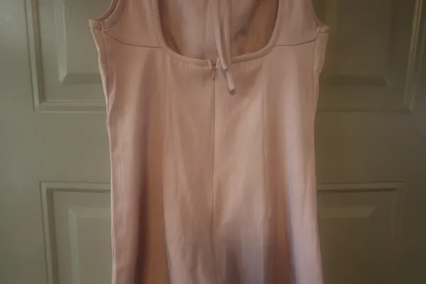 Shein sleeveless high neck low tie back mini short dress in light pink size small. - Image 7