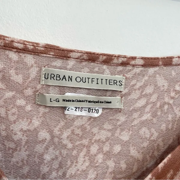 URBAN OUTFITTERS UO Old Soul Smocked Top Mauve Pink ish Leopard Cheetah Crop Top - Image 7