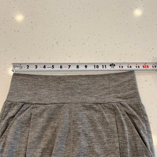 Vuori Lux At Ease Harem Style Pants Heather‎ Gray Medium - Image 9