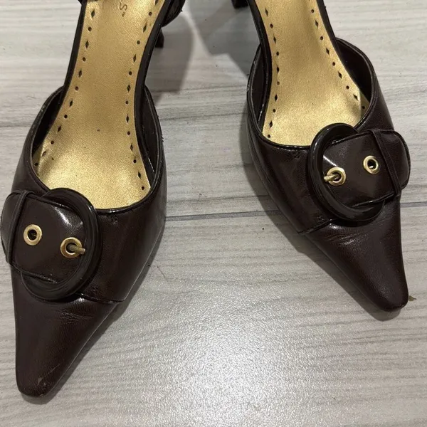 BCBGMAXAZRIA BCBG Women’s Kitten Heels Size‎ 7.5 Faux Leather - Image 2