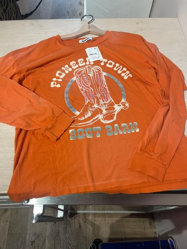 Daydreamer Graphic Tee - Image 7
