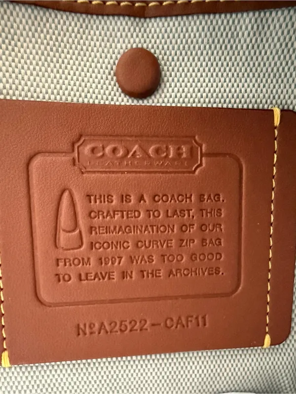 Coach Curve‎ Zip Bag Light Blue Leather Shoulder Purse New with Tags - Image 5
