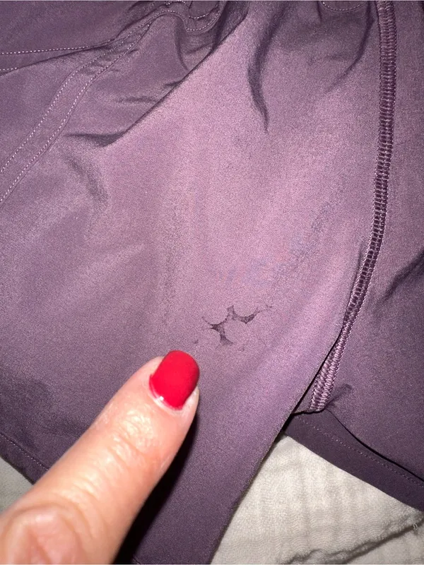 Lululemon Low Rise Tracker Shorts V size 4 - Image 8