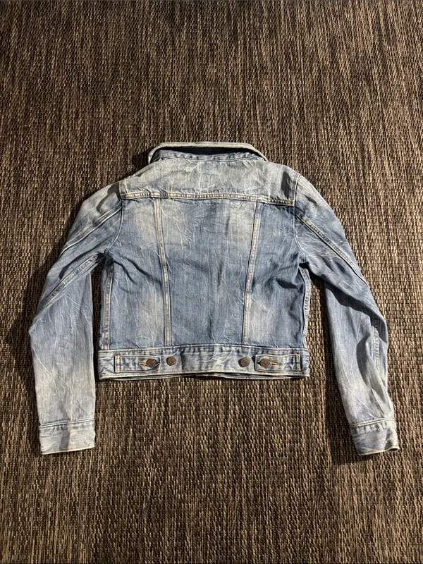 Levi’s Trucker Denim Jacket Light Wash Size Small - Image 2